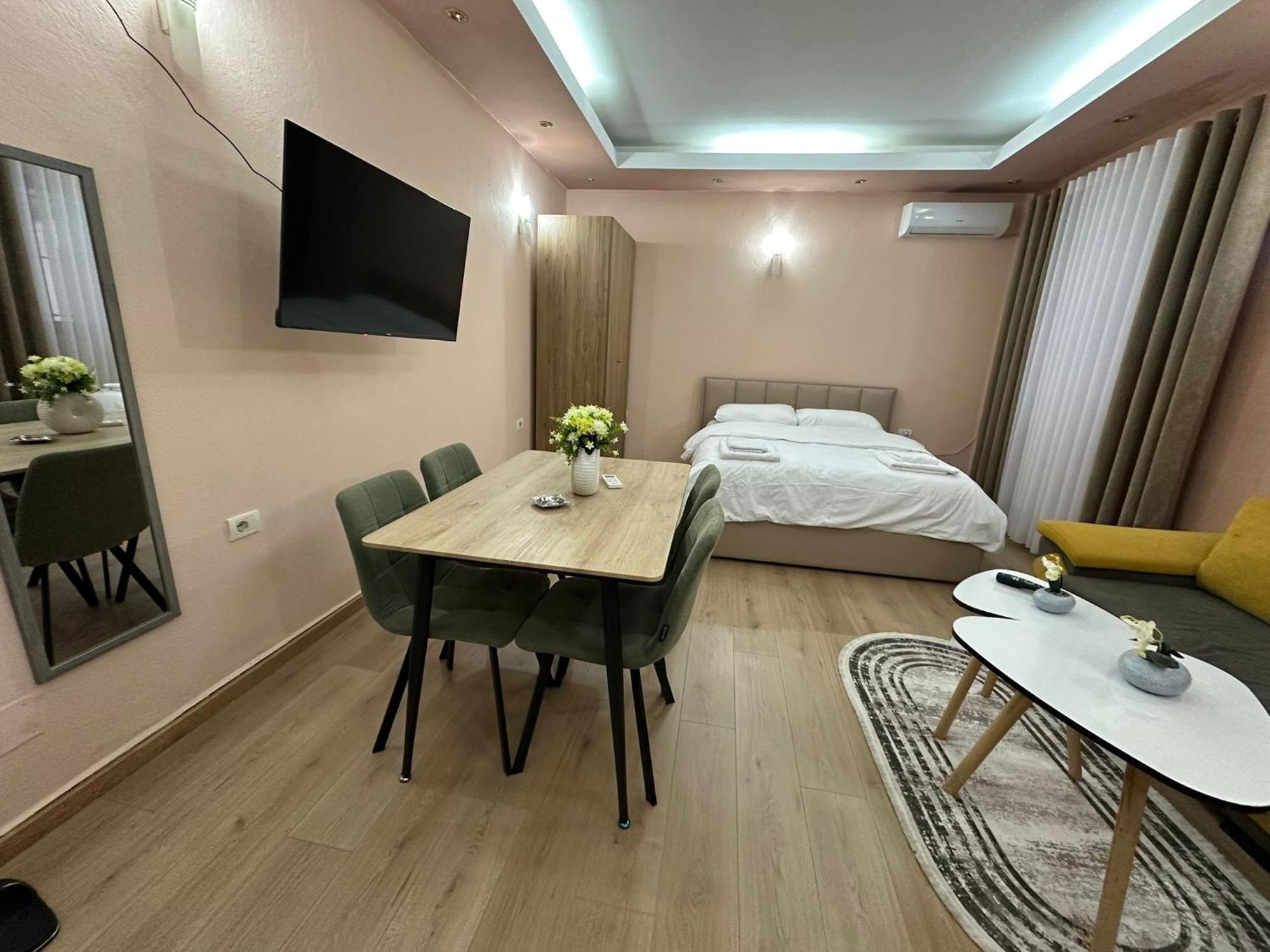 Adora Apartment Tirana Exteriör bild
