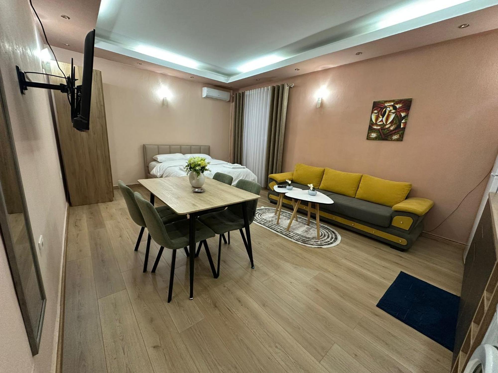 Adora Apartment Tirana Exteriör bild